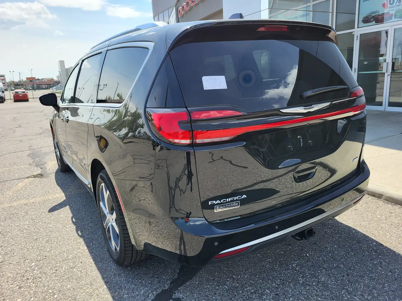 Chrysler Pacifica photo Chrysler Pacifica