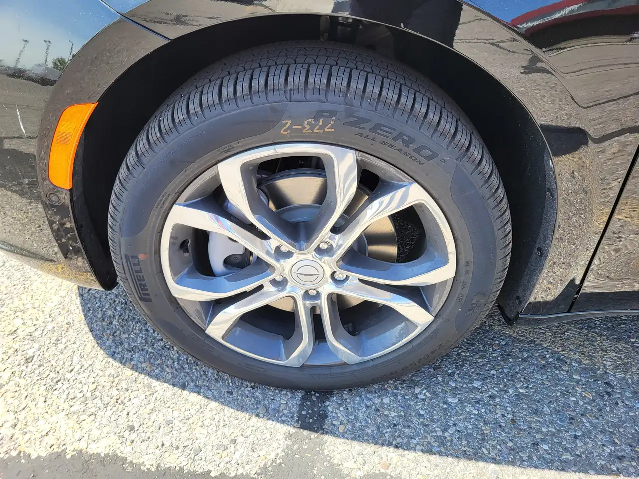 Chrysler Pacifica photo Chrysler Pacifica