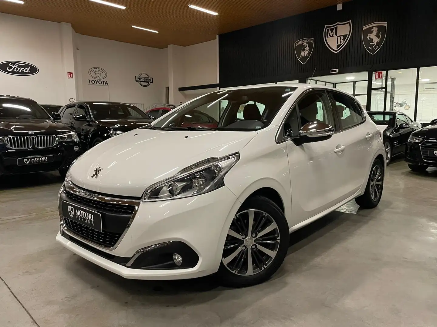 Peugeot 208 208 I 2015 3p 1.6 bluehdi Allure 75cv Weiß - 1
