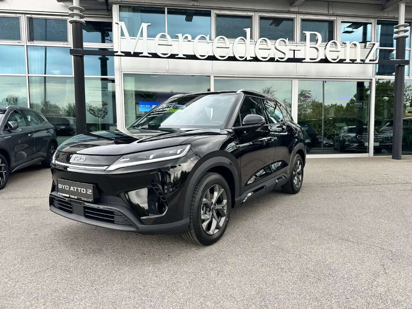 BYD Atto 2 Active Vorführer AKTION 177 PS 45 kwH Schwarz - 2