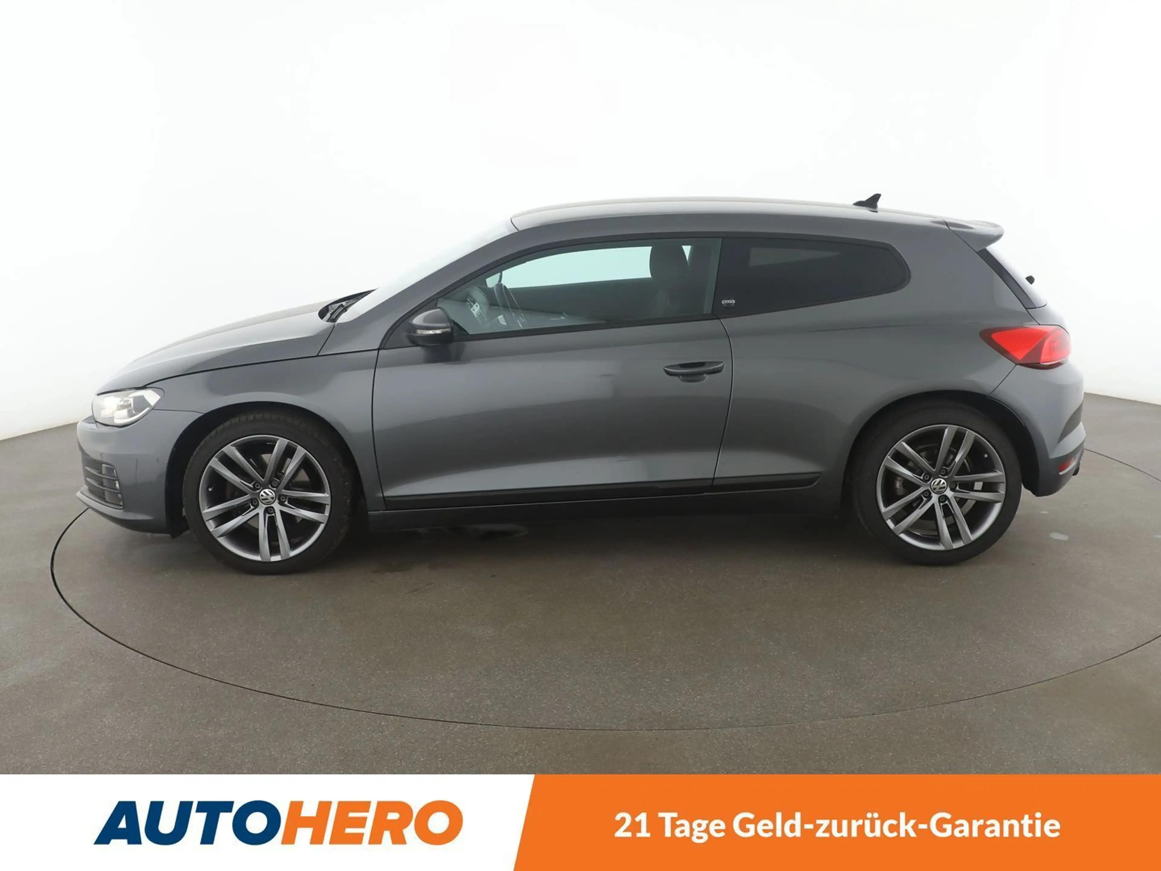 Volkswagen Scirocco 2.0 TSI Sound BM*NAVI*TEMPO*XENON*PDC* — photo 3