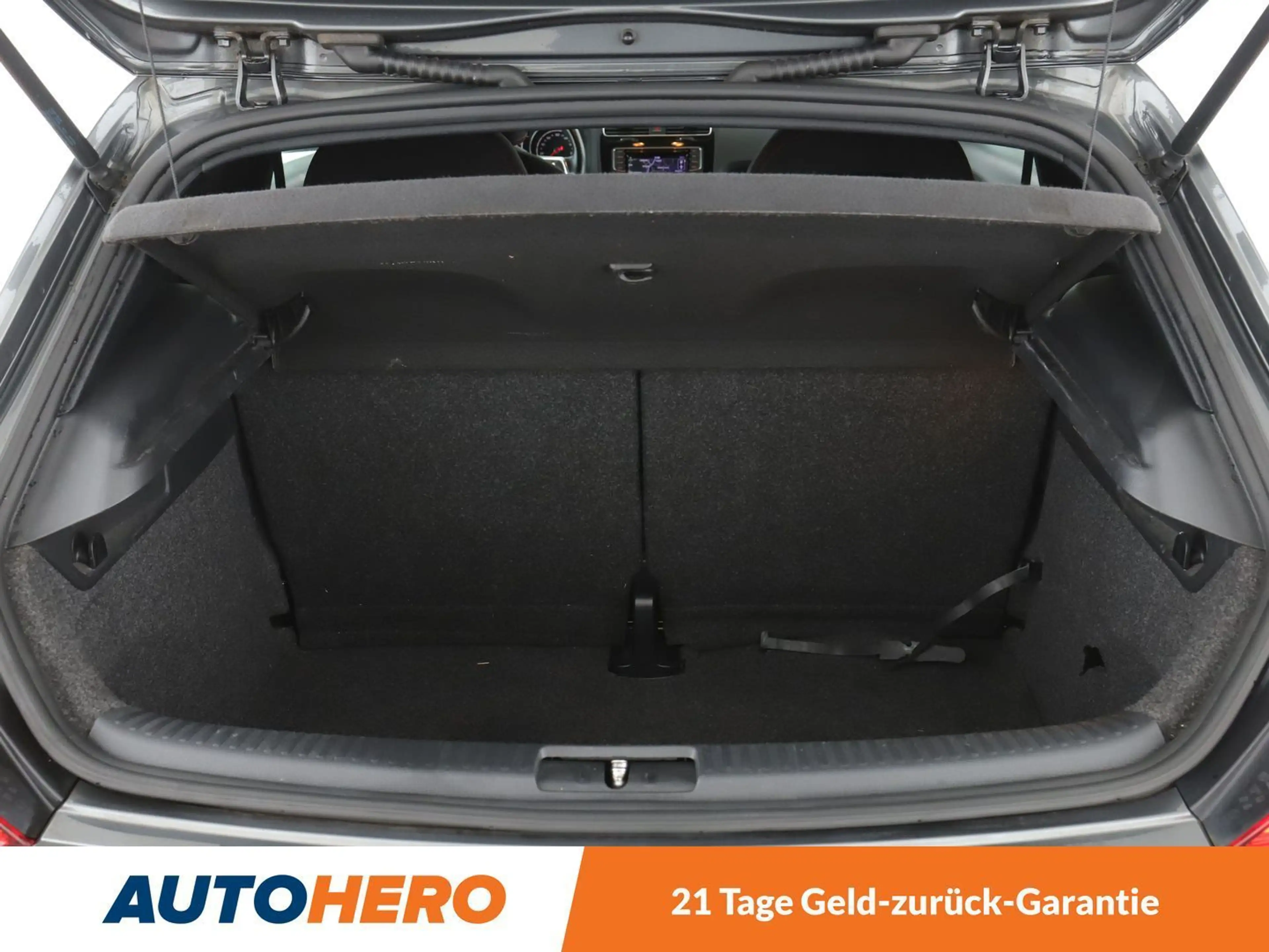 Volkswagen Scirocco 2.0 TSI Sound BM*NAVI*TEMPO*XENON*PDC* — photo 11