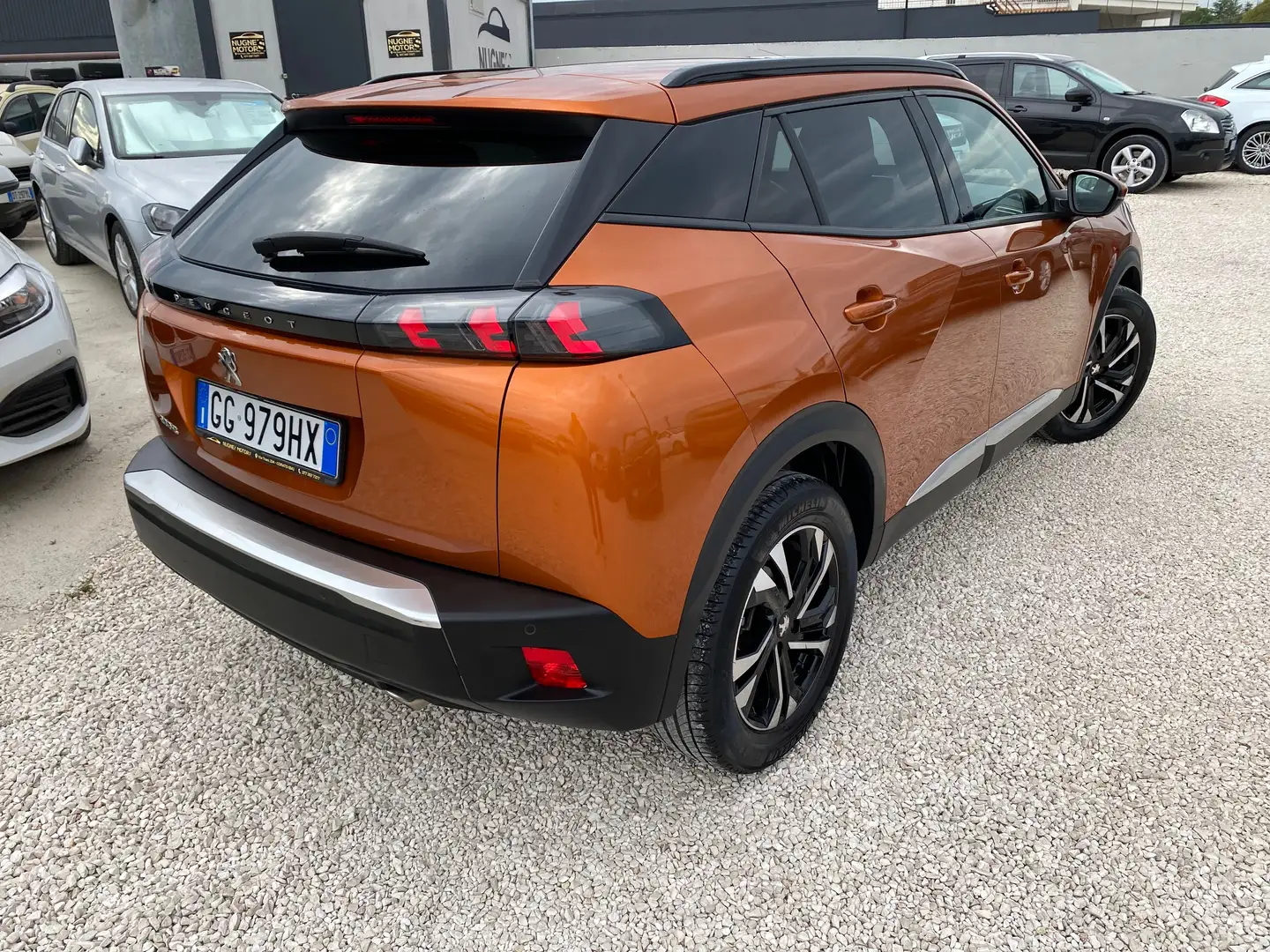 Peugeot 2008 2008 II 2020 1.5 bluehdi Allure Pack s Orange - 2