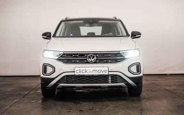 Volkswagen T-Roc view 3