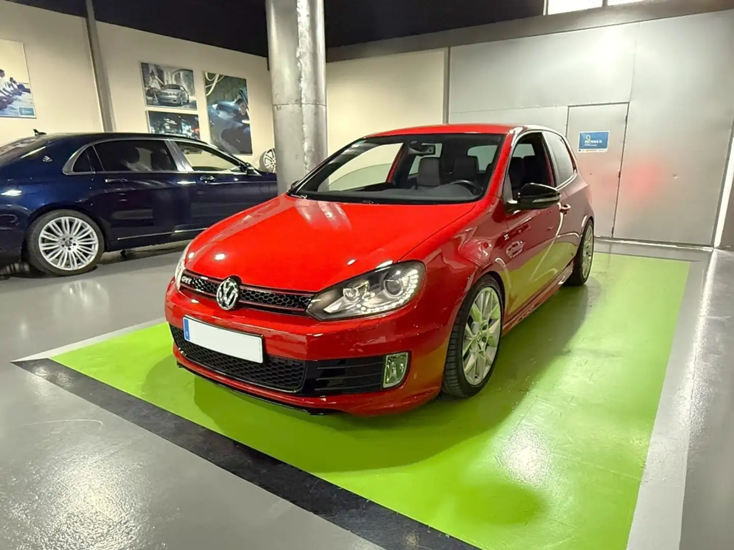 Volkswagen Golf GTI 2.0 TSI 35 DSG Rouge - 1