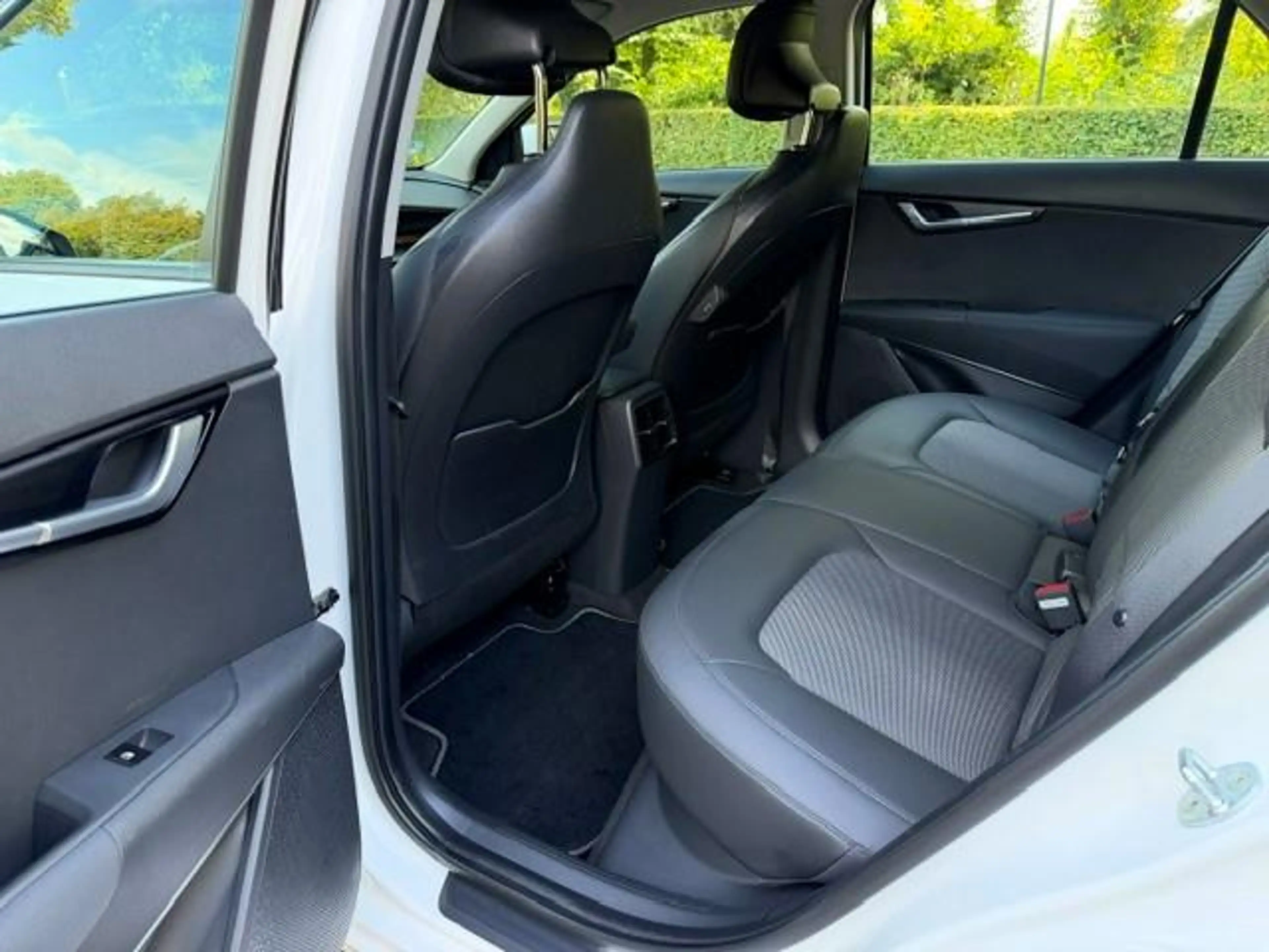 Kia e-Niro Ev DynamicLine 64.8kWh SOH 98,4%/Camera/Acarplay/N — photo 7