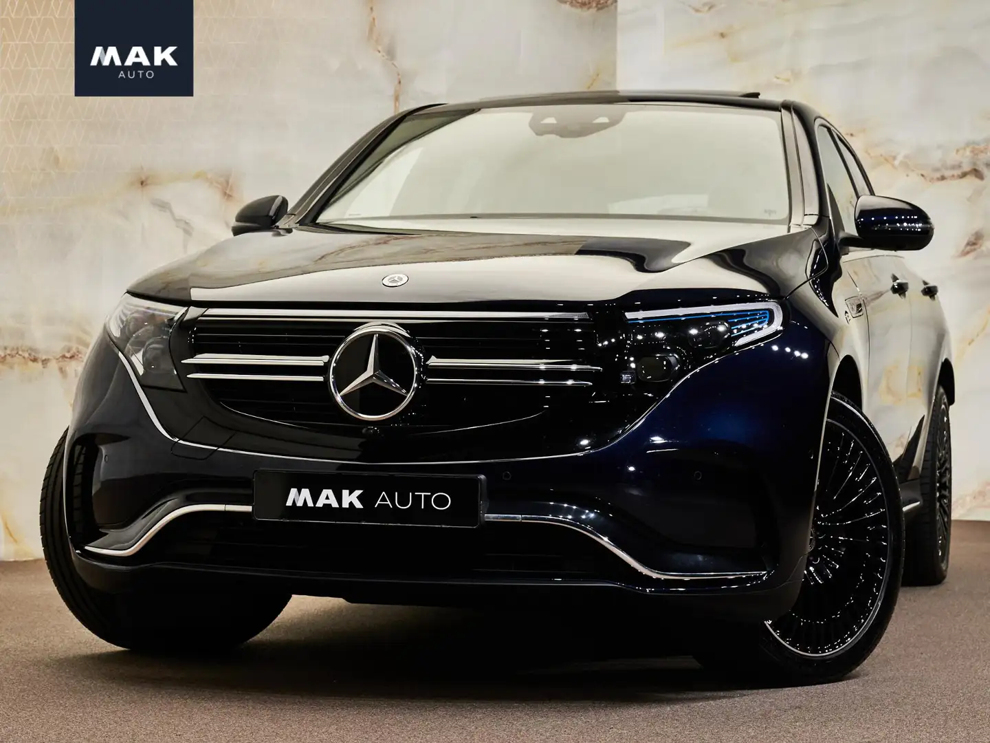 Mercedes-Benz EQC 400 4Matic AMG Line, schuifdak, tr.haak, 21", stl.vent Blauw - 1