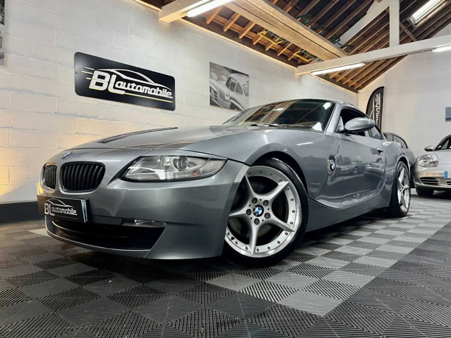 BMW Z4 (E86) 3.0SIA 265CH Grau - 1