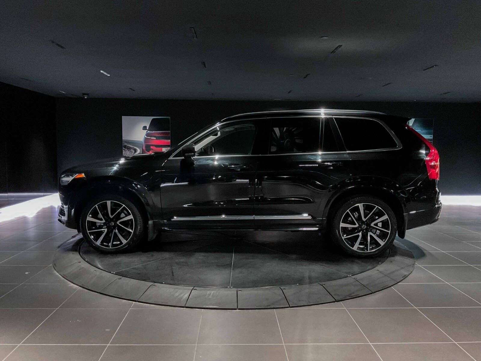 2024 Volvo XC90 Plus Bright Theme | 3rd Row Seating | Sunroof | Na alt 5