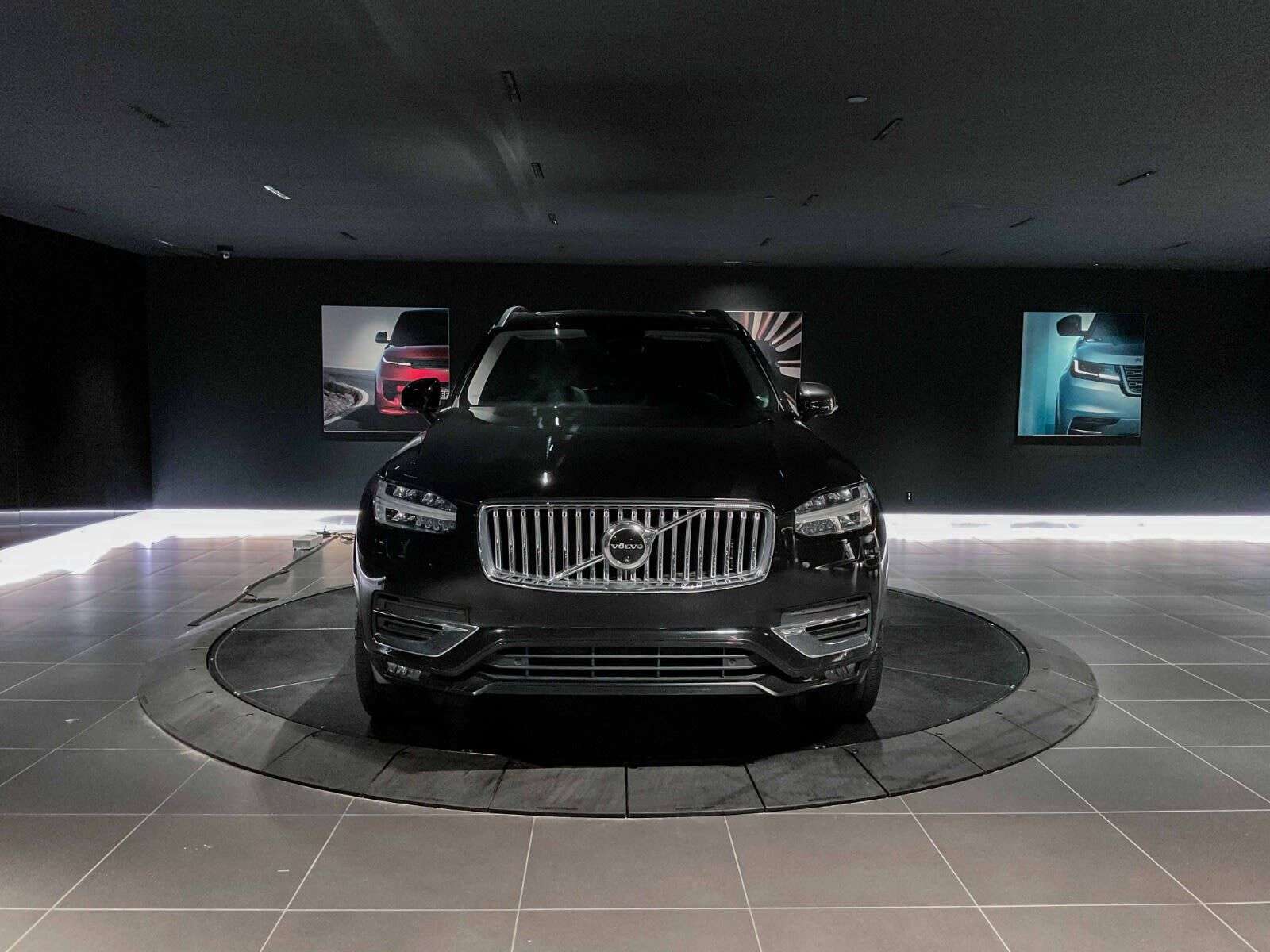 2024 Volvo XC90 Plus Bright Theme | 3rd Row Seating | Sunroof | Na alt 2
