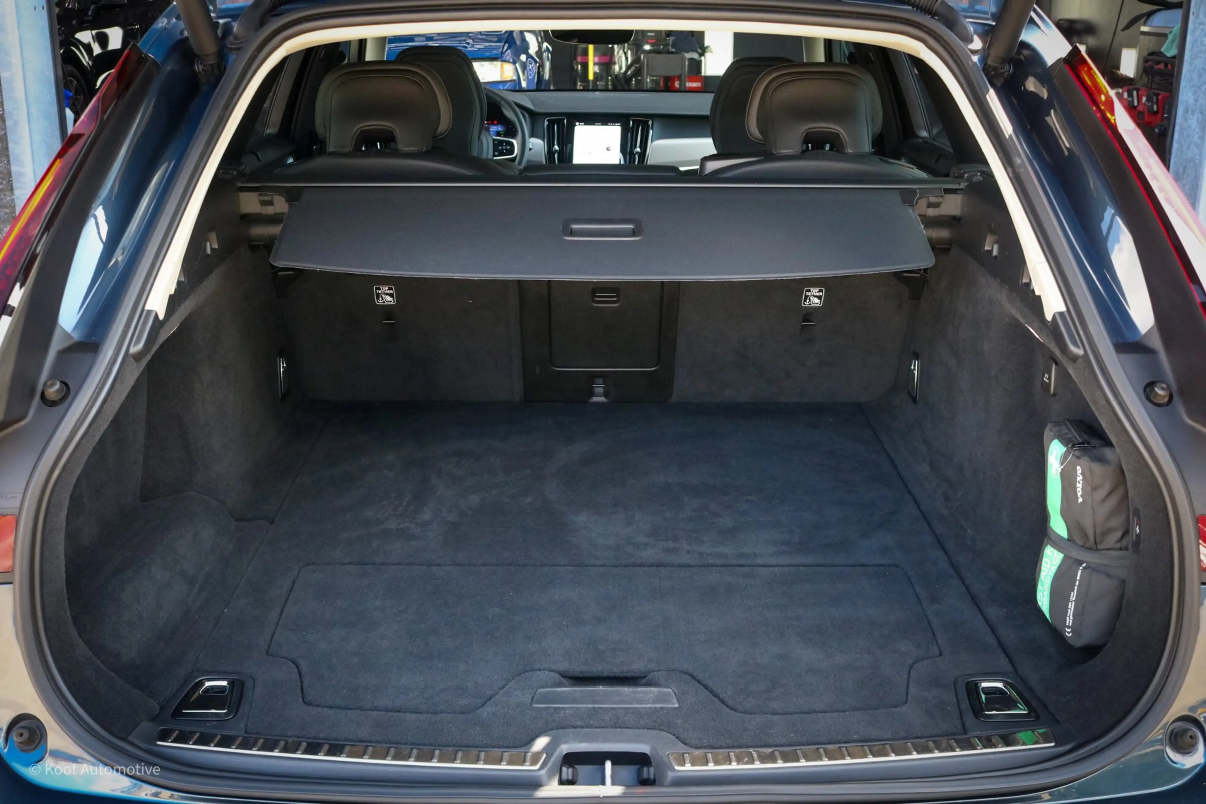Volvo V90 Volvo V90 T8 Recharge AWD Ultimate Dark | 455 PK | — photo 36