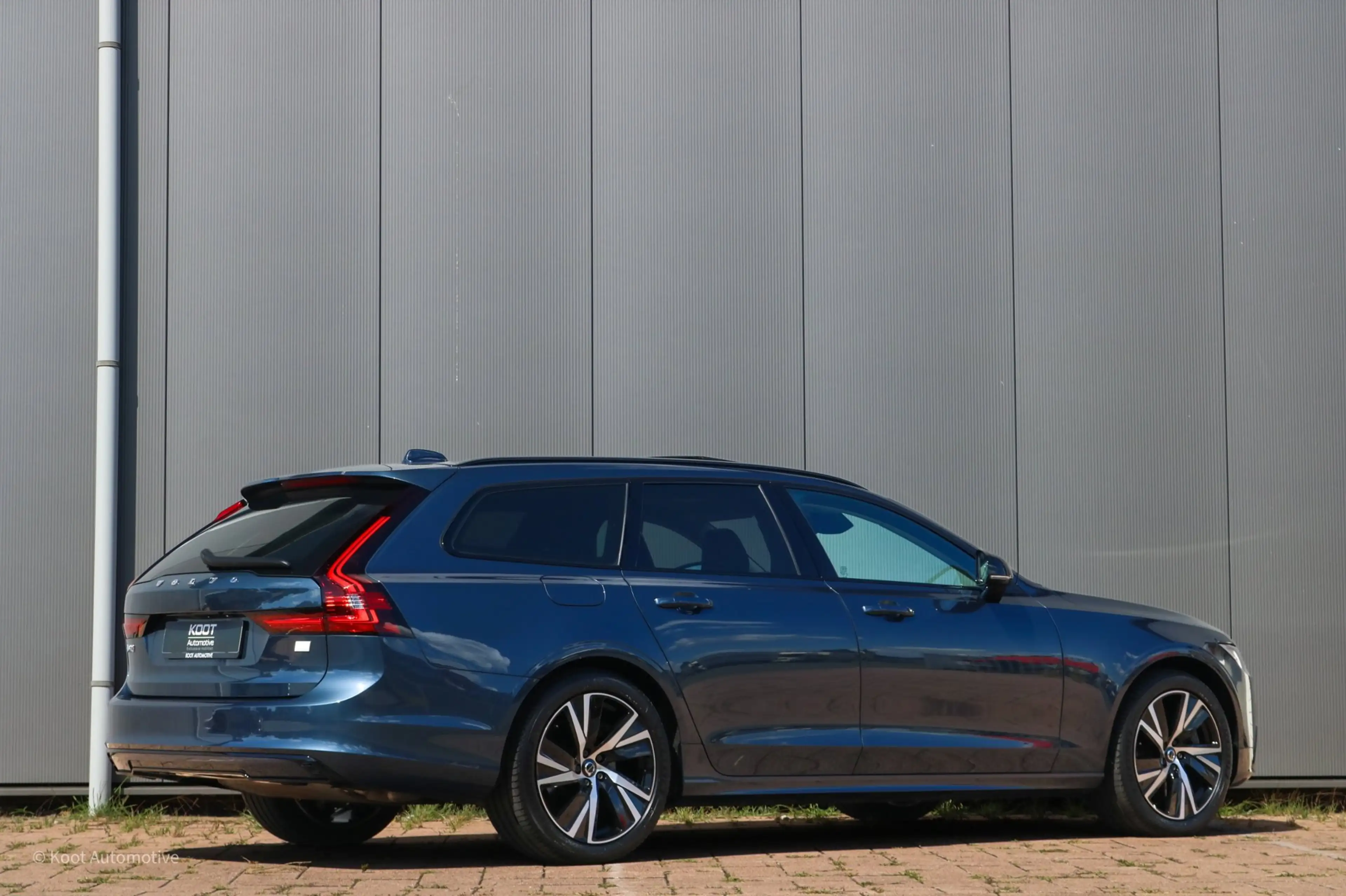 Volvo V90 Volvo V90 T8 Recharge AWD Ultimate Dark | 455 PK | — photo 19