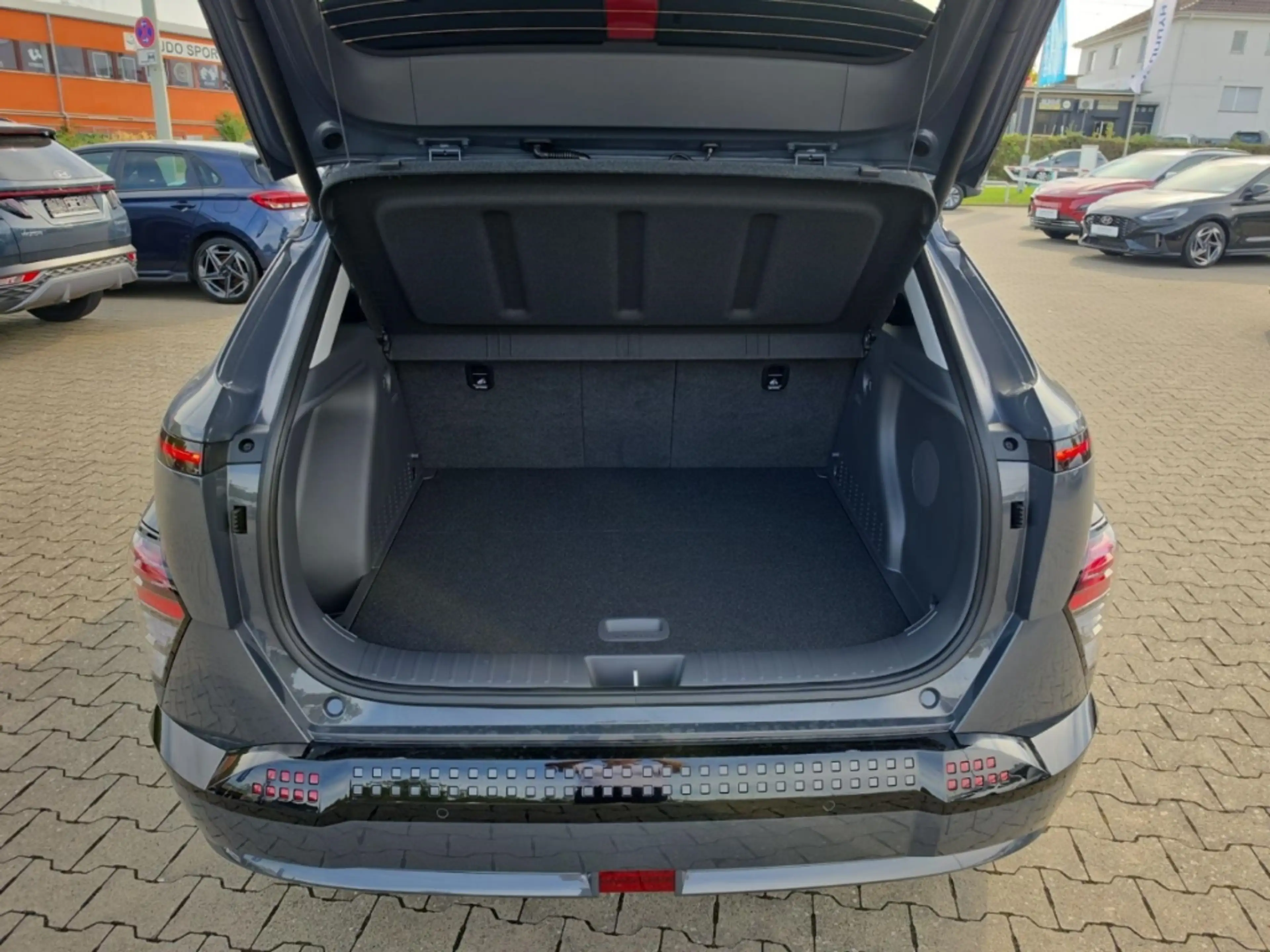 Hyundai KONA Prime Elektro 2WD 64 StandHZG Navi Digitales Cockp — photo 8