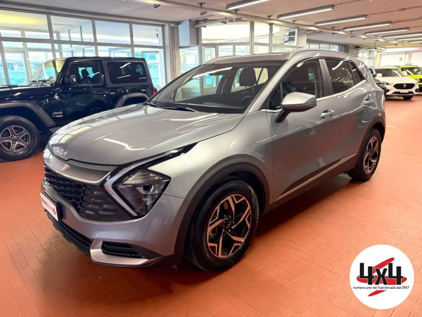 Kia Sportage V 1.6 TGDi MHEV Auto. *OFFERTA PROMO* Gris - 1