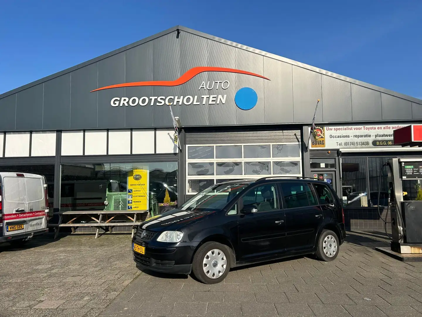 Volkswagen Touran 1.6 85KW Trendline inruiler lees de advertentie go Zwart - 1