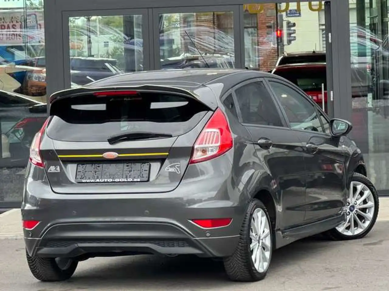 Ford Fiesta 5 portes — photo 3
