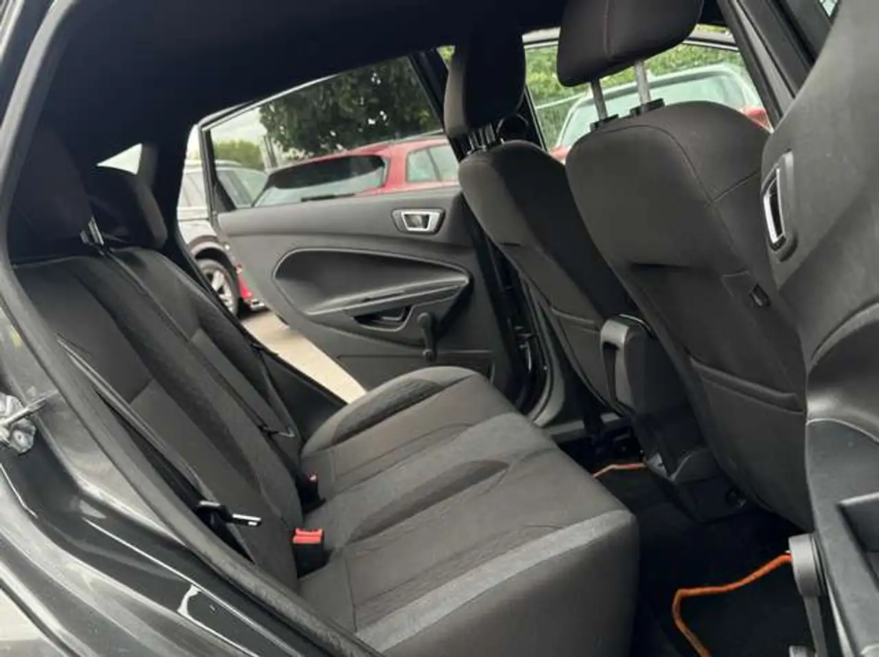 Ford Fiesta 5 portes — photo 10