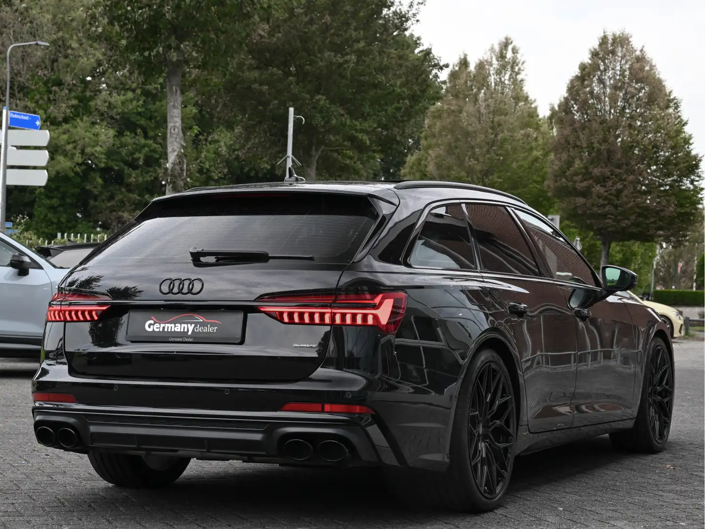 Audi A6 Avant 55TFSI 340pk Quattro Black Optic Pano Massag Schwarz - 2