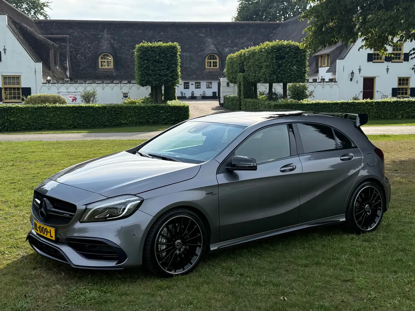 Mercedes-Benz A 45 AMG MATIC Automaat zeer compleet & perfect onderhouden Šedá - 1