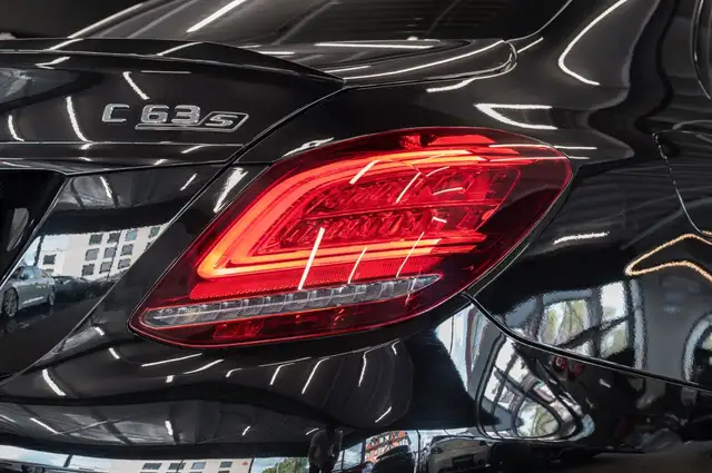 Mercedes-Benz C 63 Amg view 8