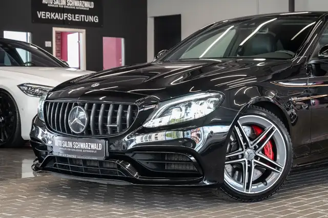 Mercedes-Benz C 63 Amg view 3