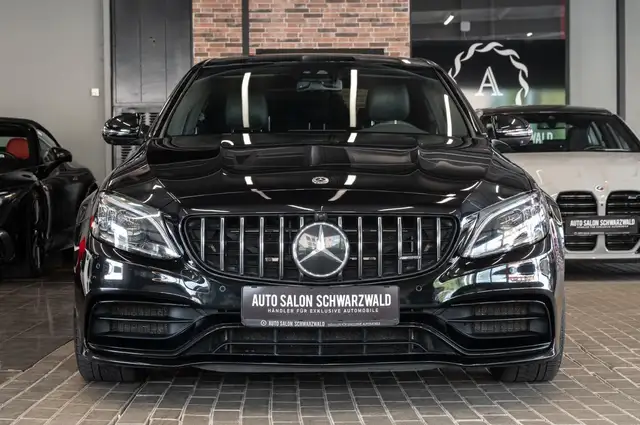 Mercedes-Benz C 63 Amg view 5