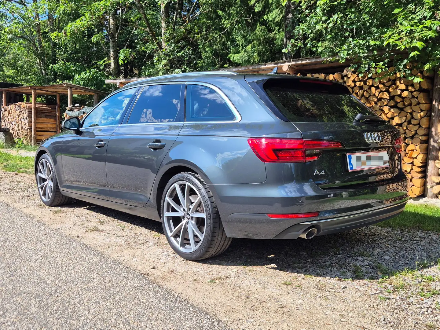 Audi A4 Avant Grau - 2