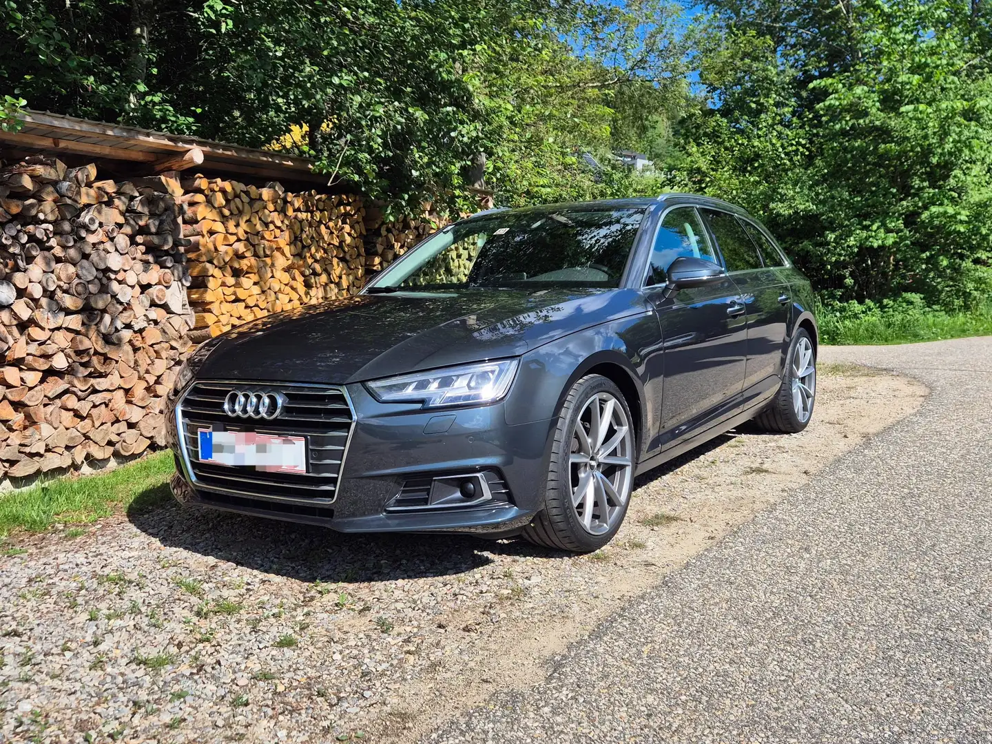 Audi A4 Avant Grau - 1