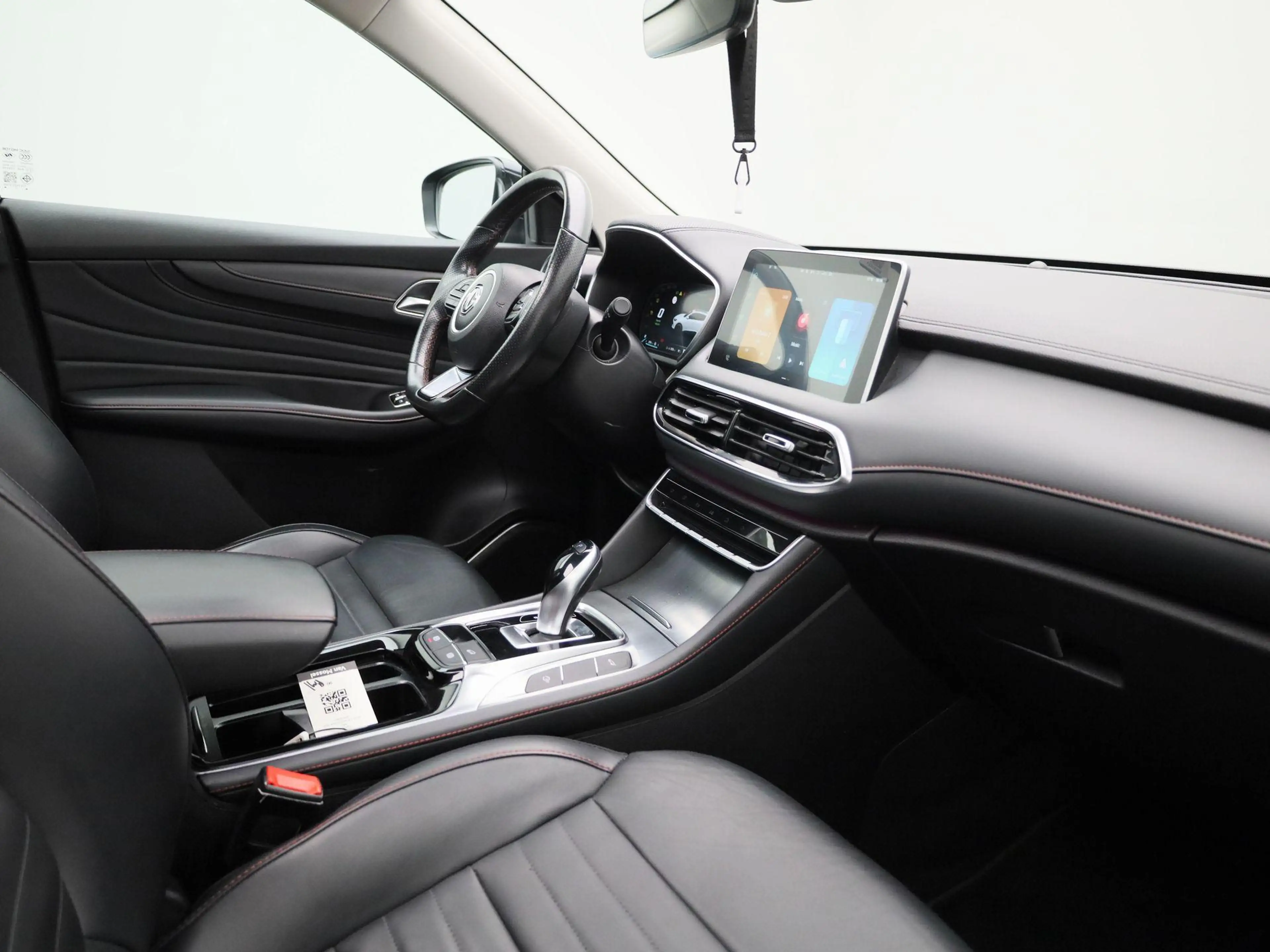 MG EHS 1.5 TGDI PHEV Aut. Luxury | Panoramadak | Navi | 3 — photo 12