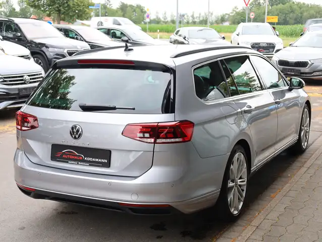 Volkswagen Passat view 10