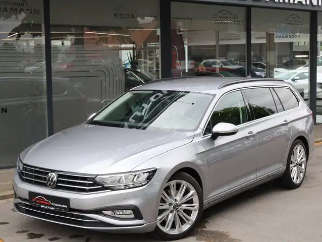 Volkswagen Passat view 2