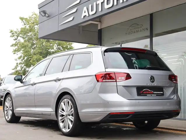 Volkswagen Passat view 8