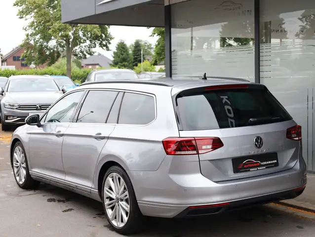 Volkswagen Passat view 7
