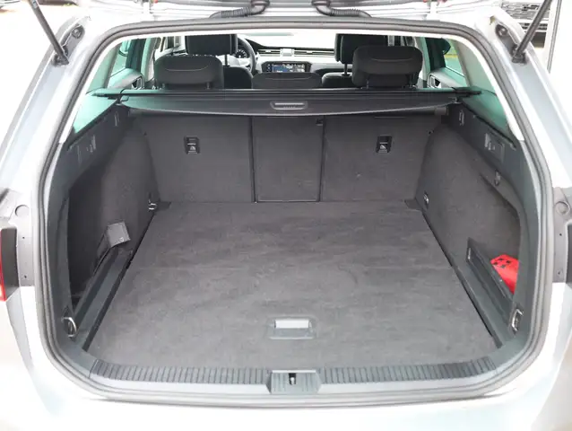 Volkswagen Passat view 12