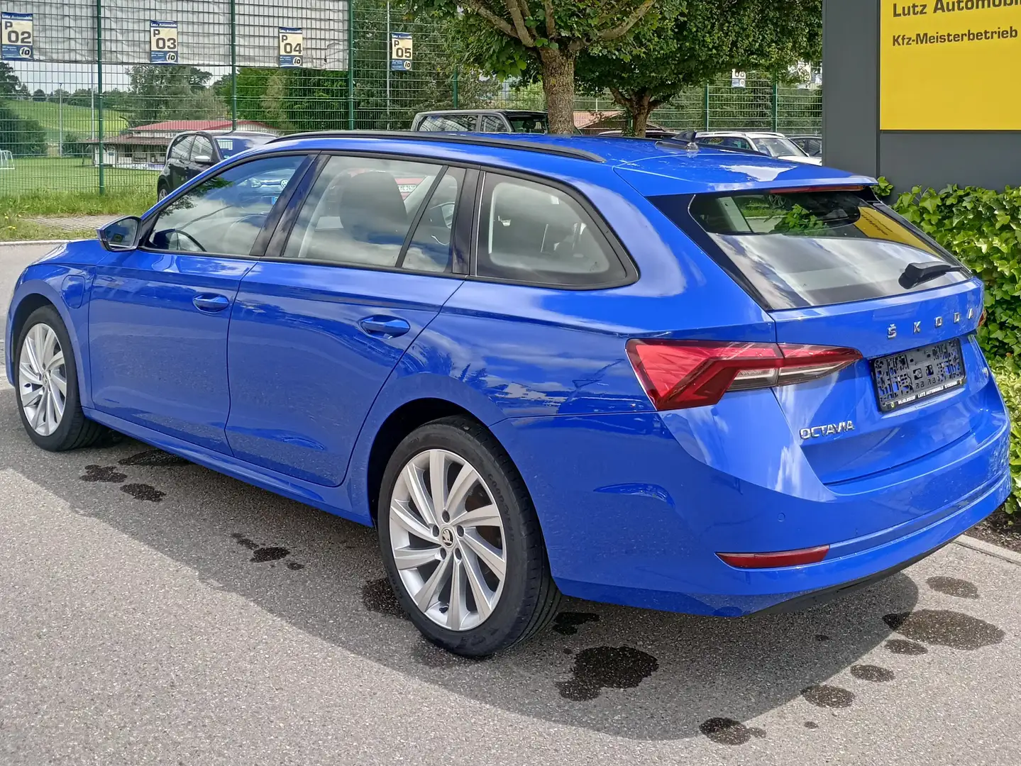 Skoda Octavia Combi 1.4 TSI iV DSG Ambition Blau - 2