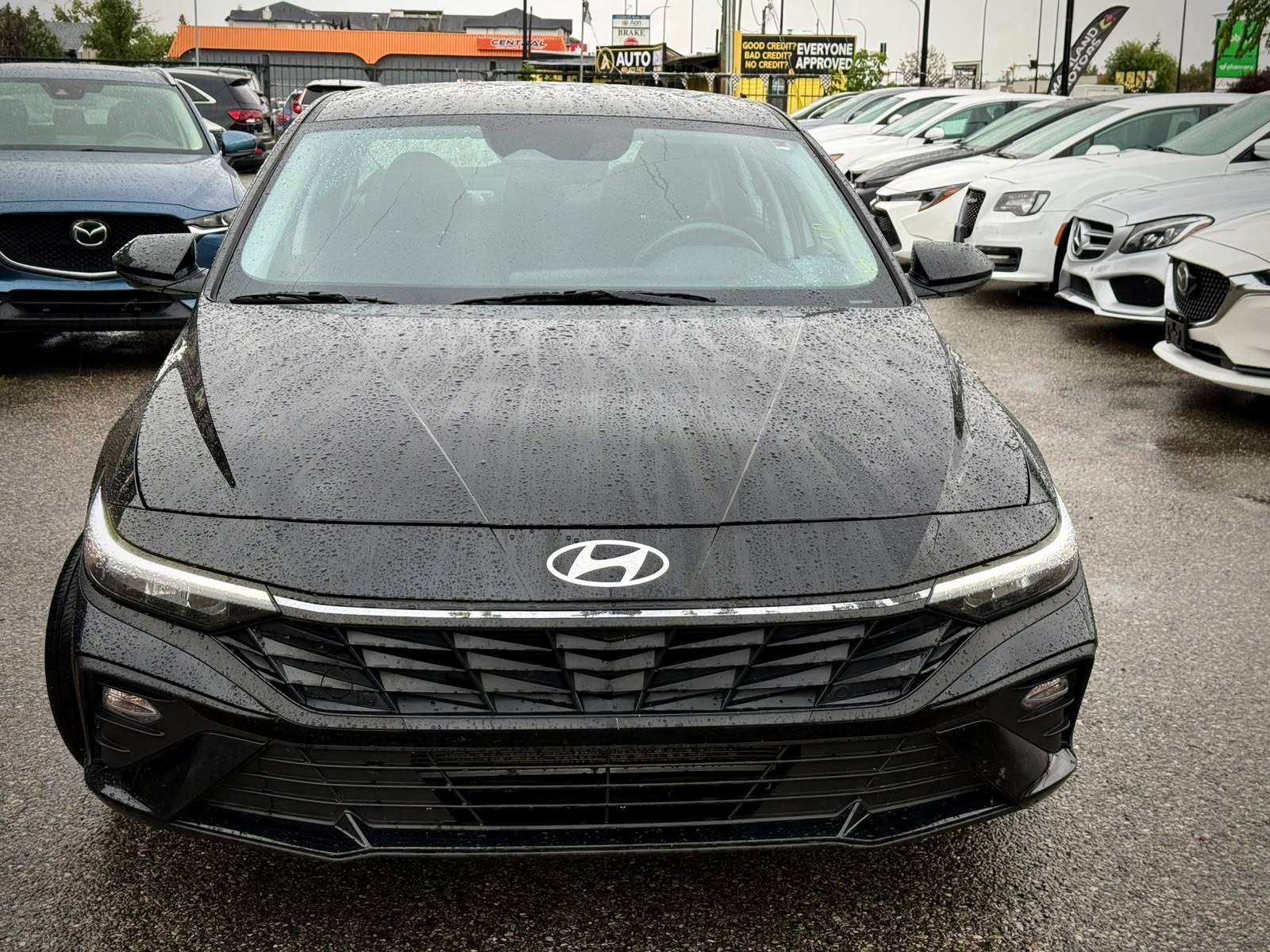 2025 Hyundai Elantra — view 6