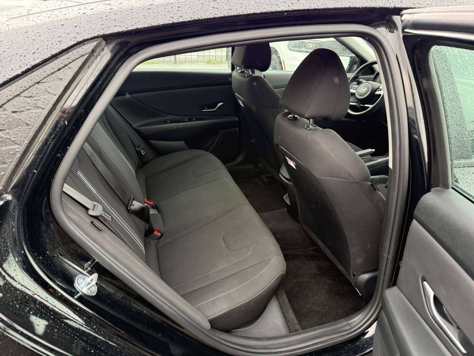 2025 Hyundai Elantra — view 9