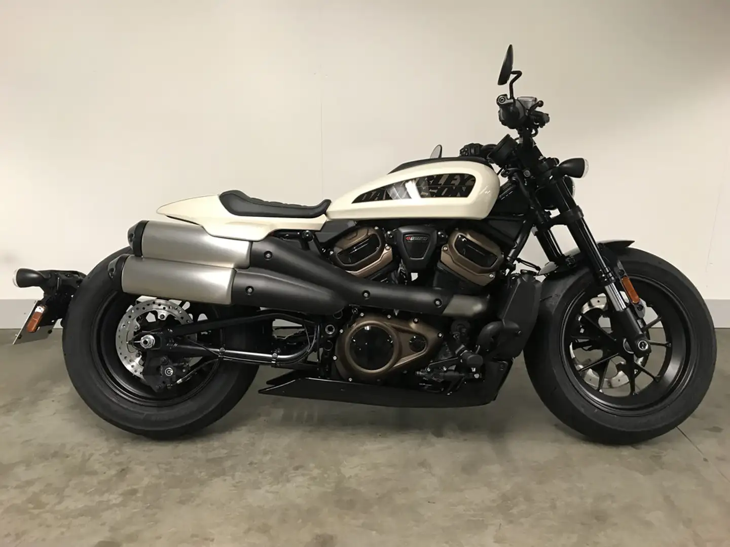 Harley-Davidson Sportster Sport RH1250S Alb - 1