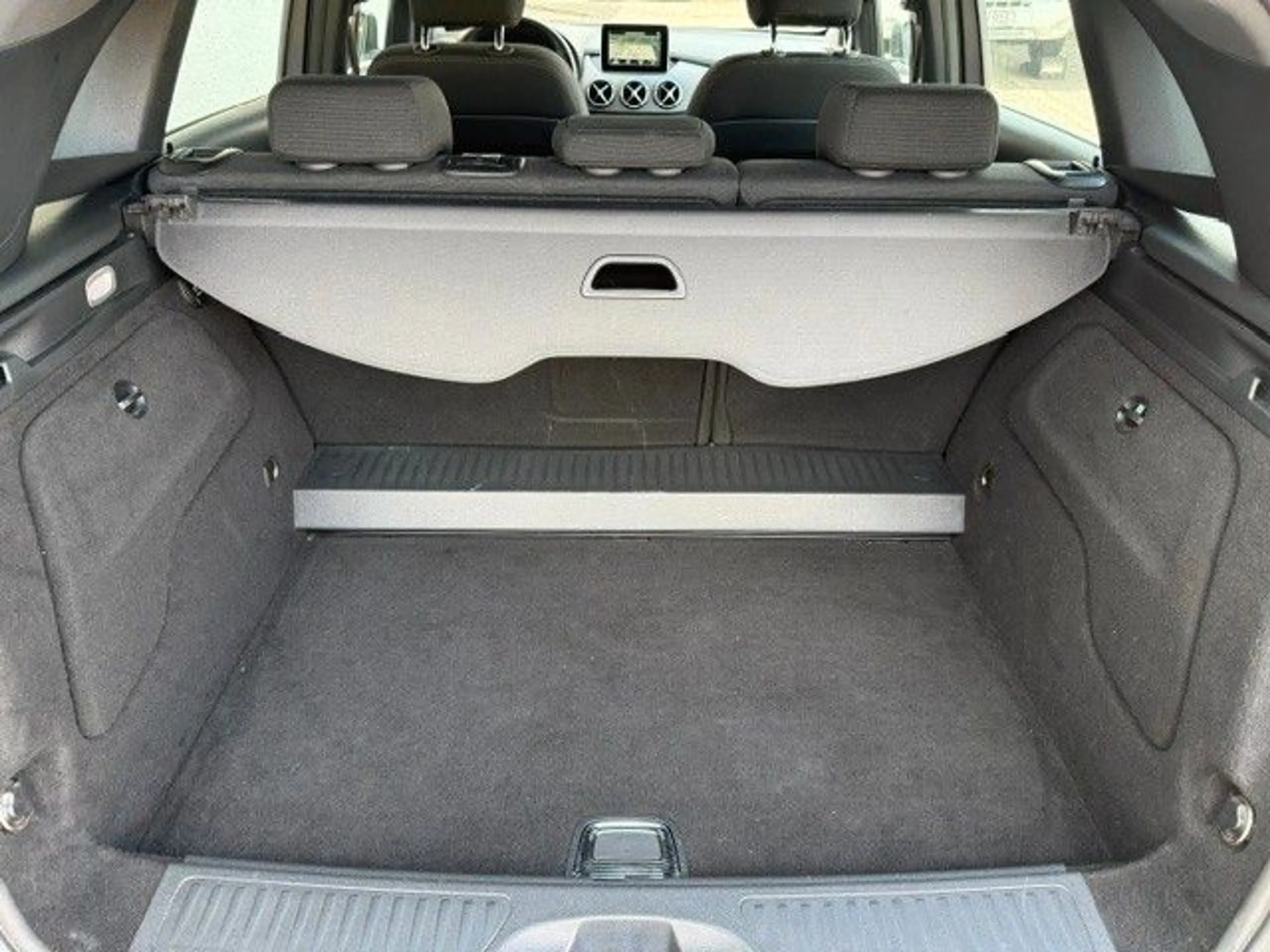 Mercedes-Benz B 180 CDI / d 7G-DCT — photo 9