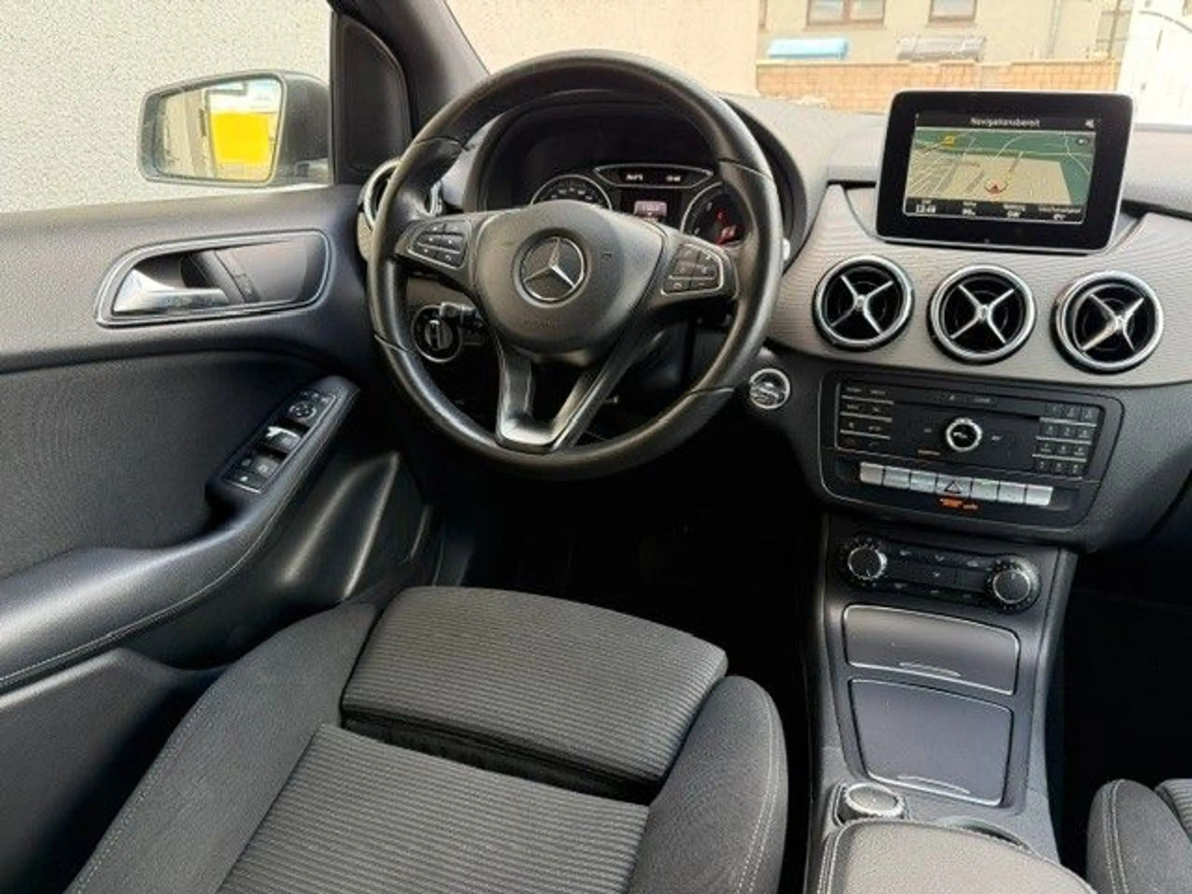 Mercedes-Benz B 180 CDI / d 7G-DCT — photo 13