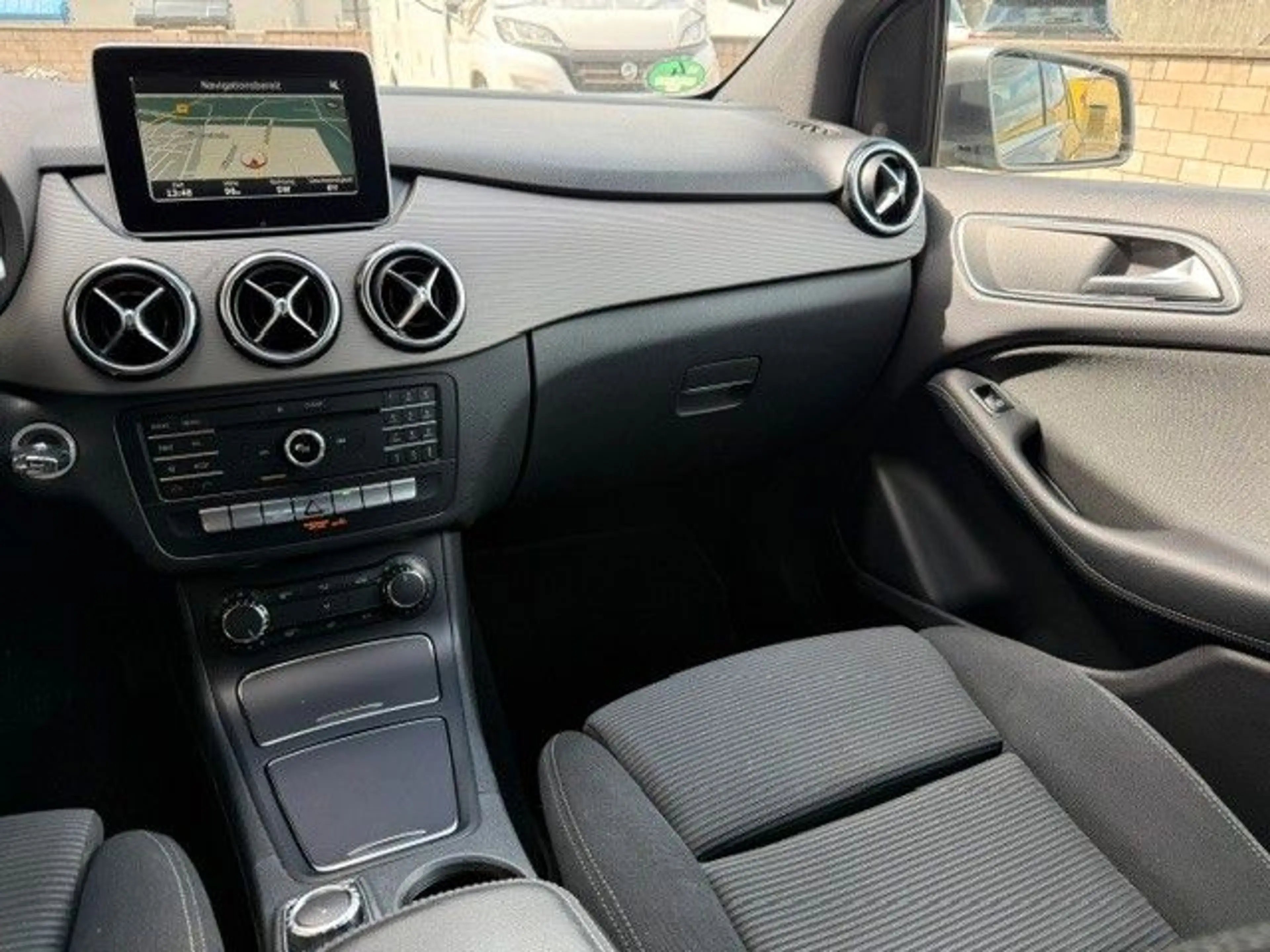 Mercedes-Benz B 180 CDI / d 7G-DCT — photo 14