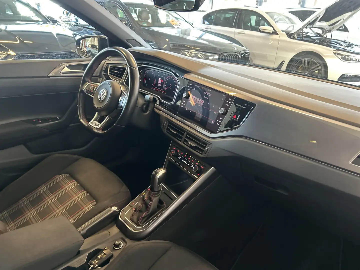 Volkswagen Polo GTI 2.0 TSI | Panoramadak | Digital dashboard | Adapti Noir - 2