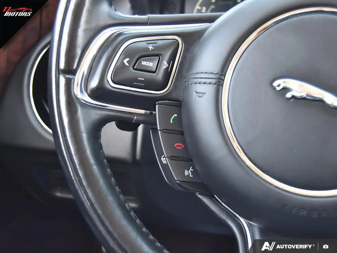 Jaguar XJ снимка Jaguar XJ