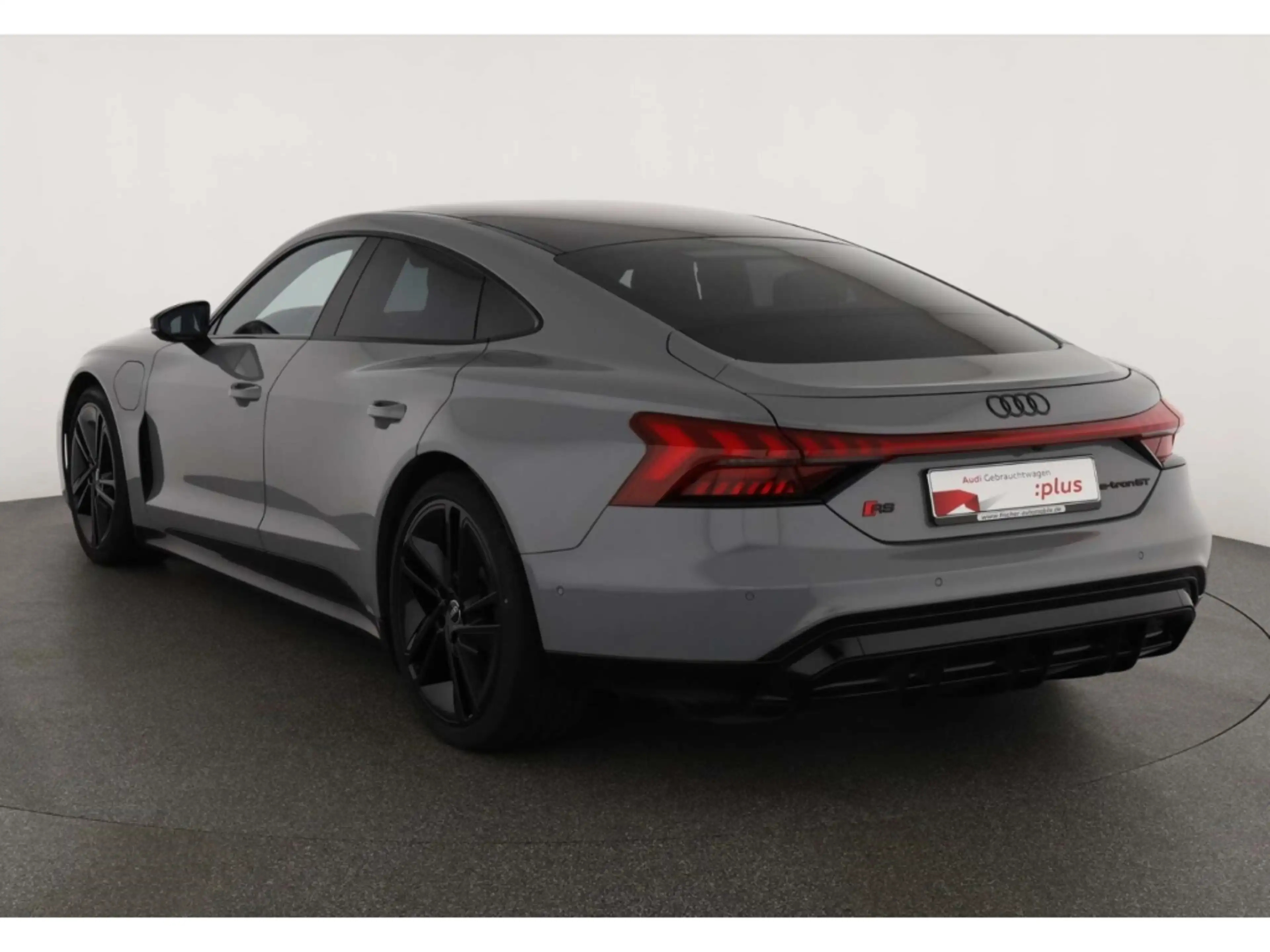 Audi e-tron — photo 4