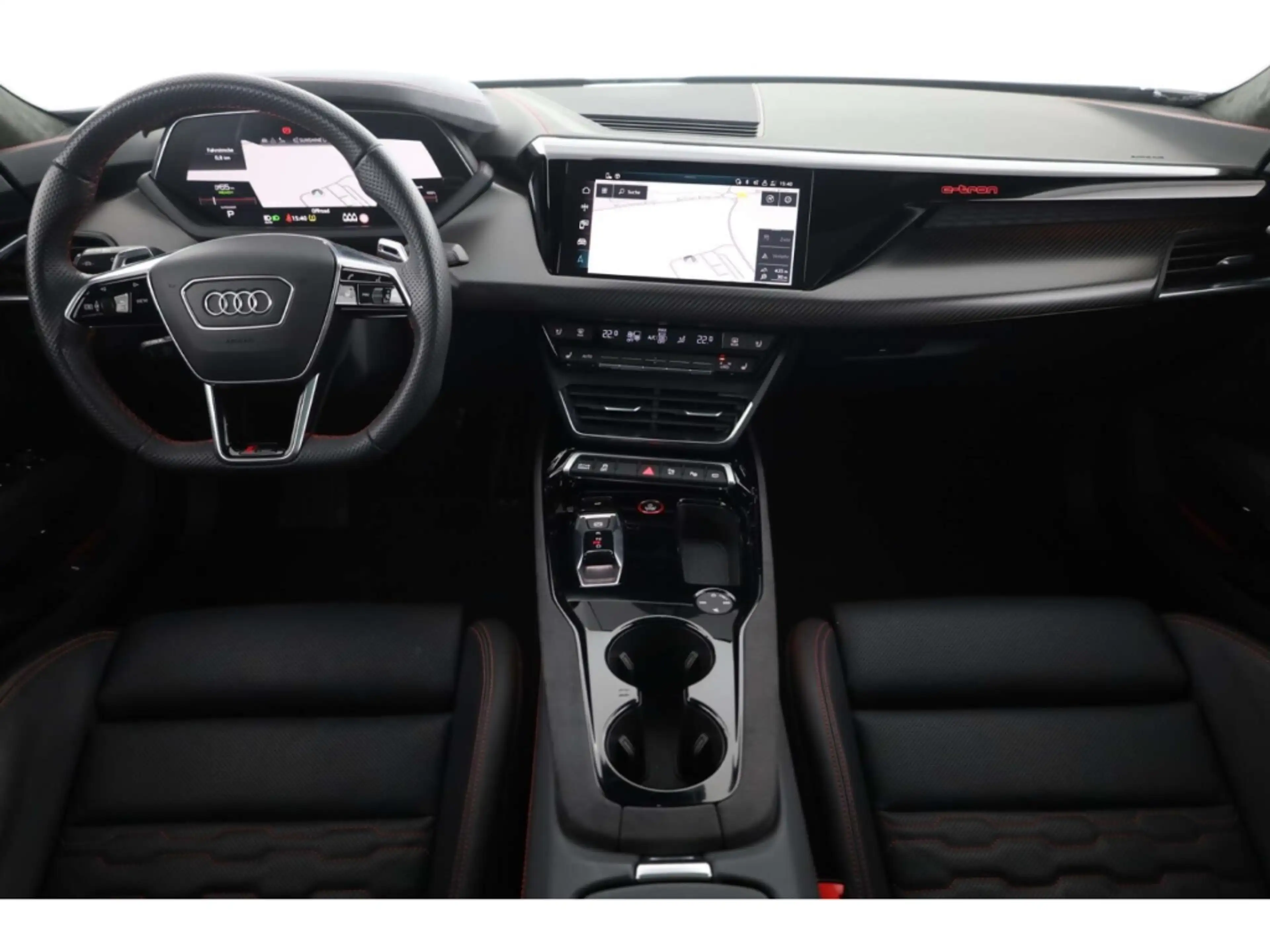 Audi e-tron — photo 9