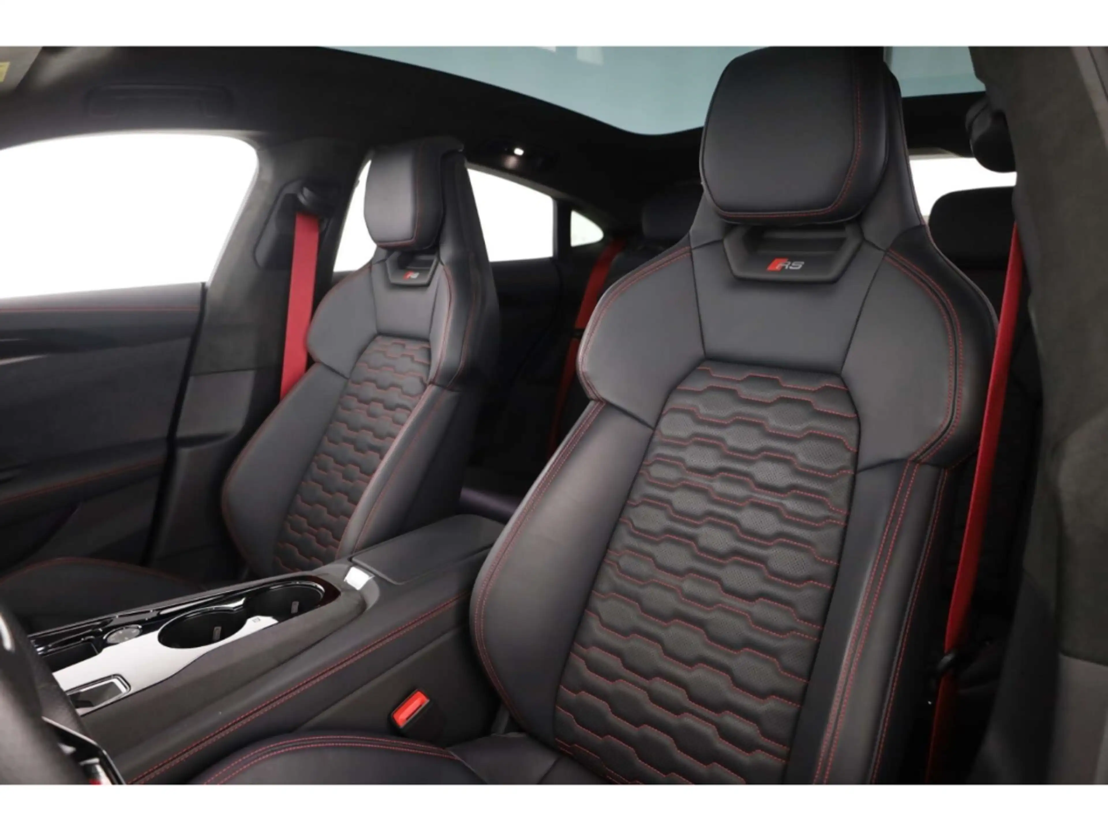 Audi e-tron — photo 10