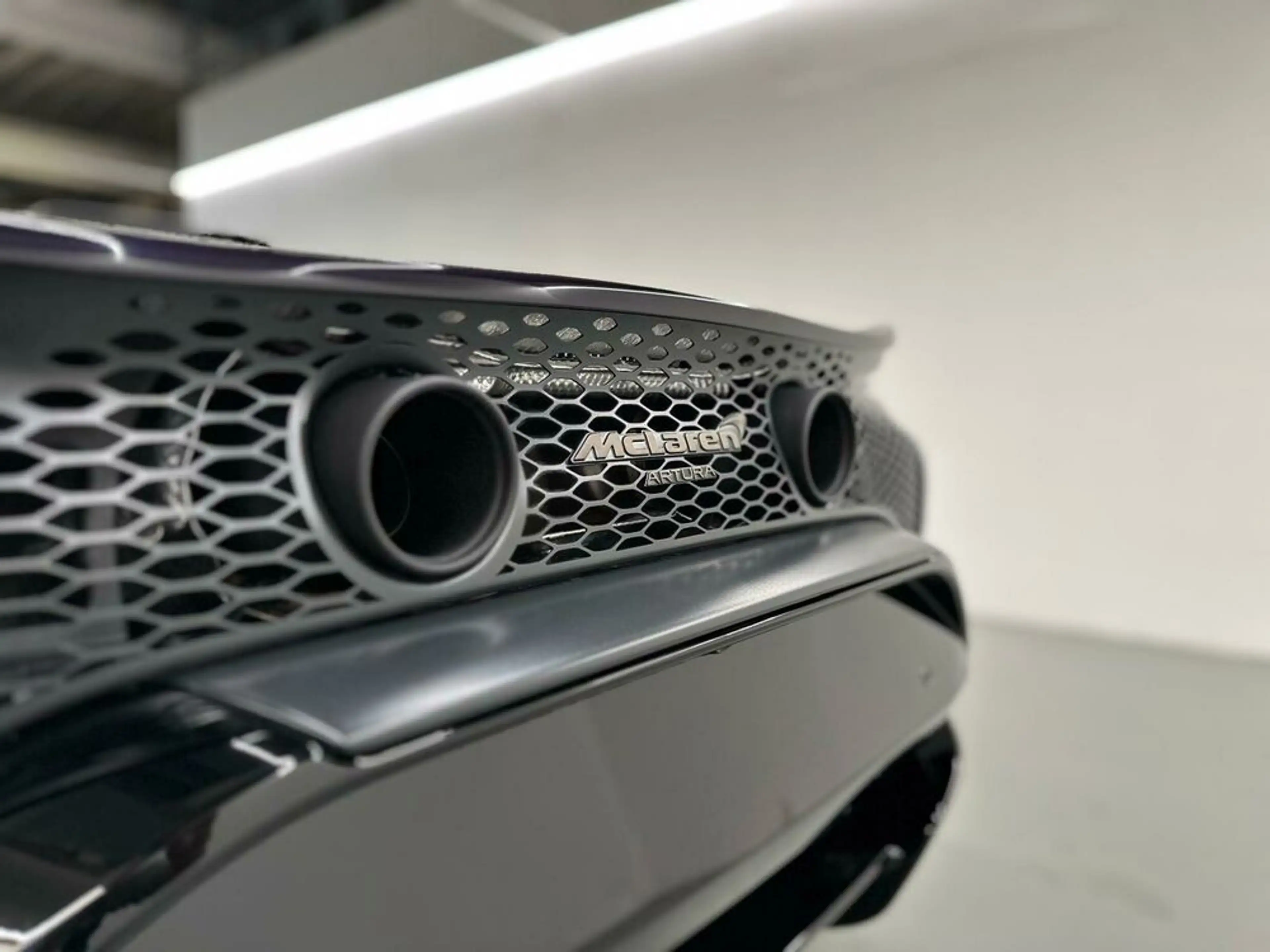 McLaren Artura Artura Spider / Amethyst Black / B&W / BLISS — photo 11