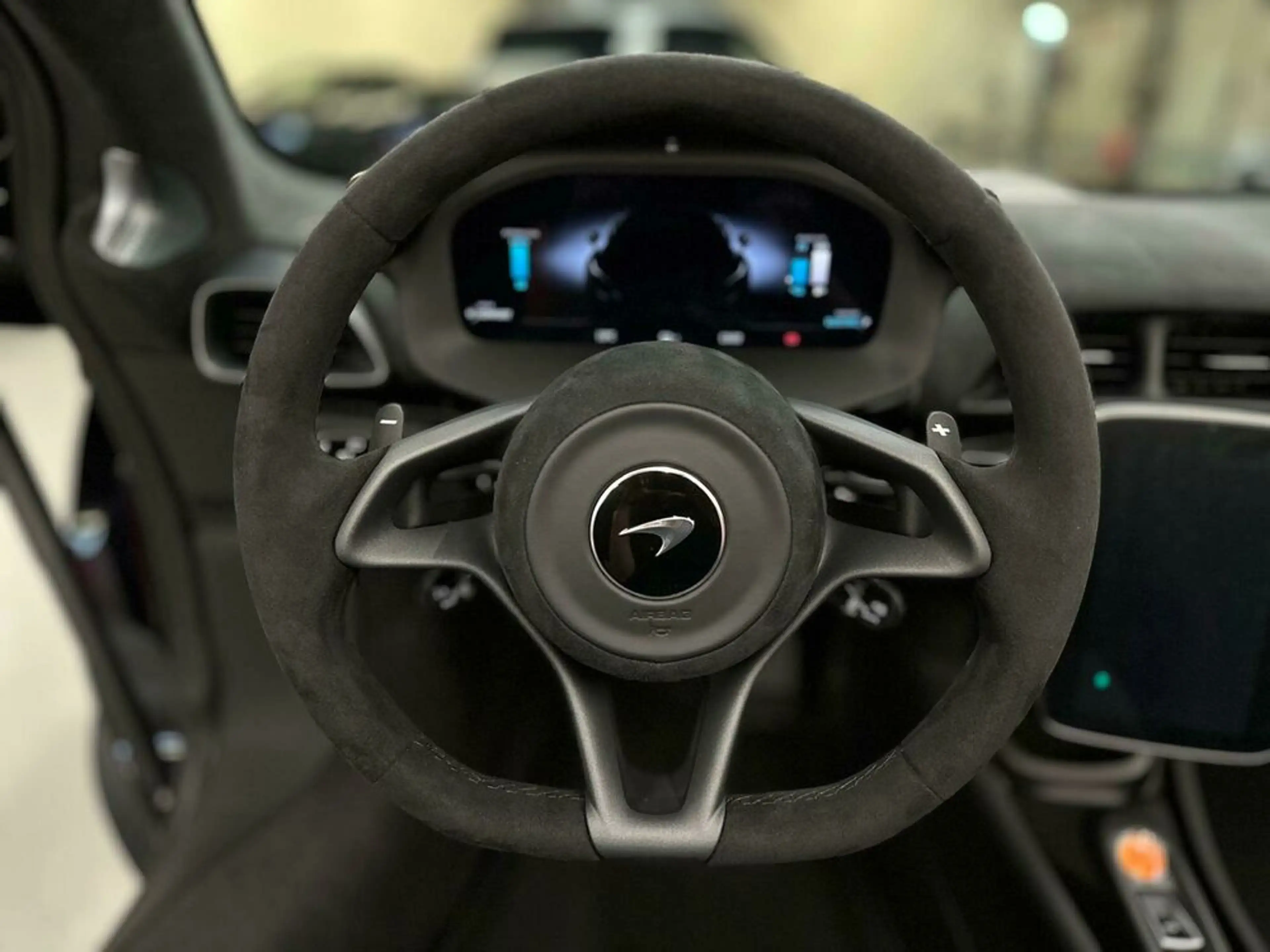 McLaren Artura Artura Spider / Amethyst Black / B&W / BLISS — photo 10