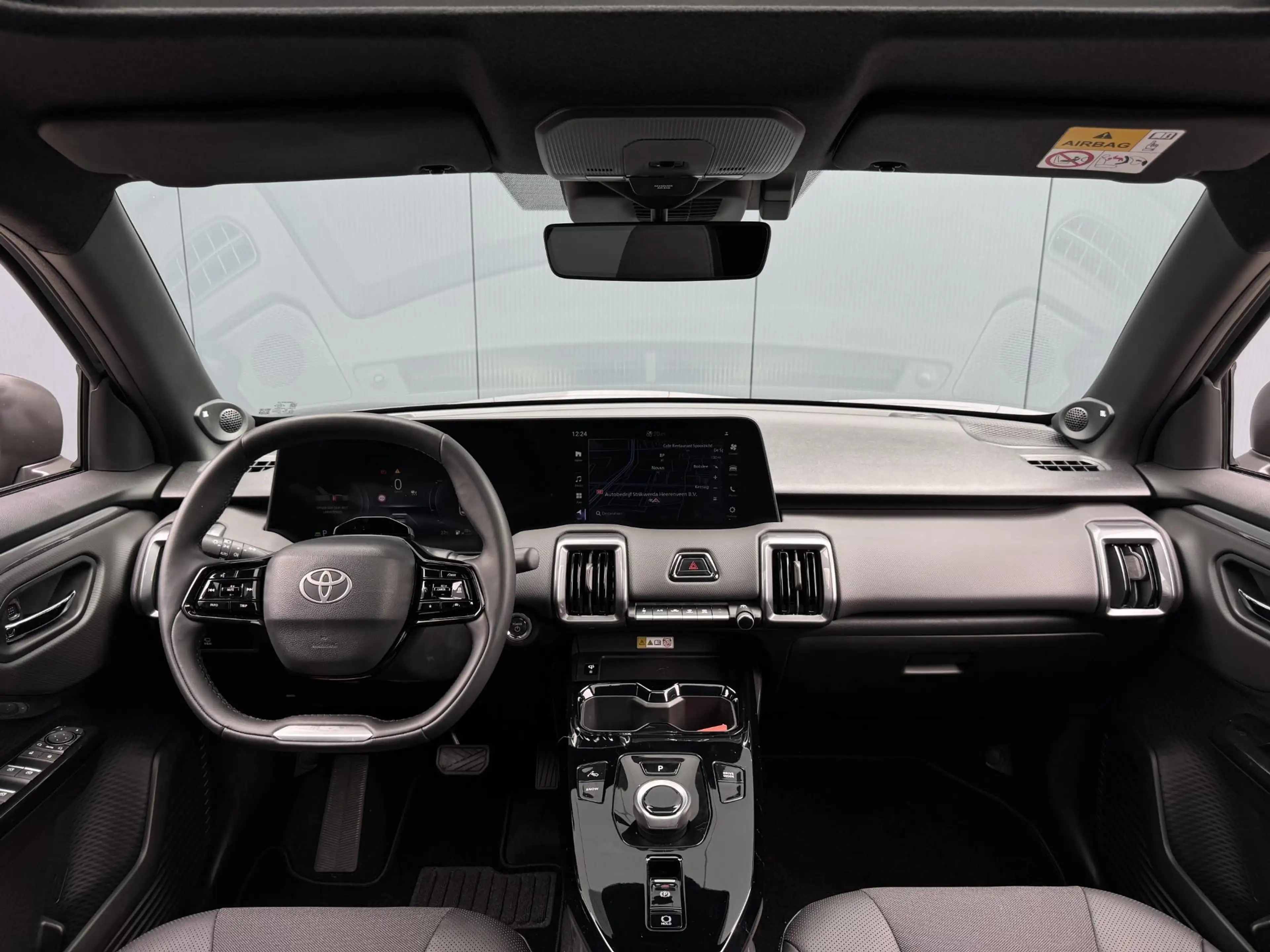Toyota Urban Cruiser Executive 61 kWh | Nieuw op voorraad | — photo 2