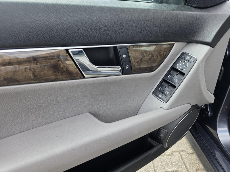 Mercedes-Benz C 200 C 200K AMG-Line — photo 12